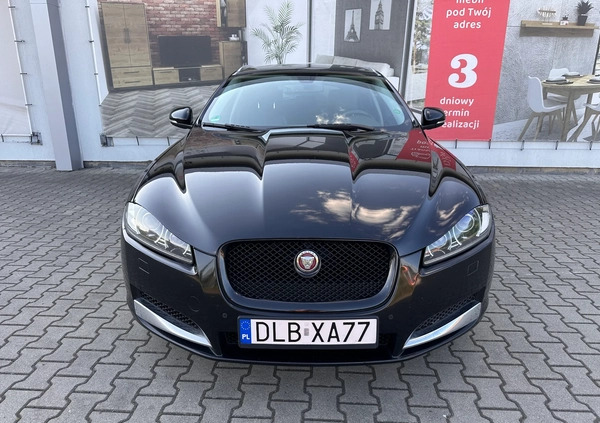 Jaguar XF cena 55900 przebieg: 215000, rok produkcji 2013 z Lubań małe 56